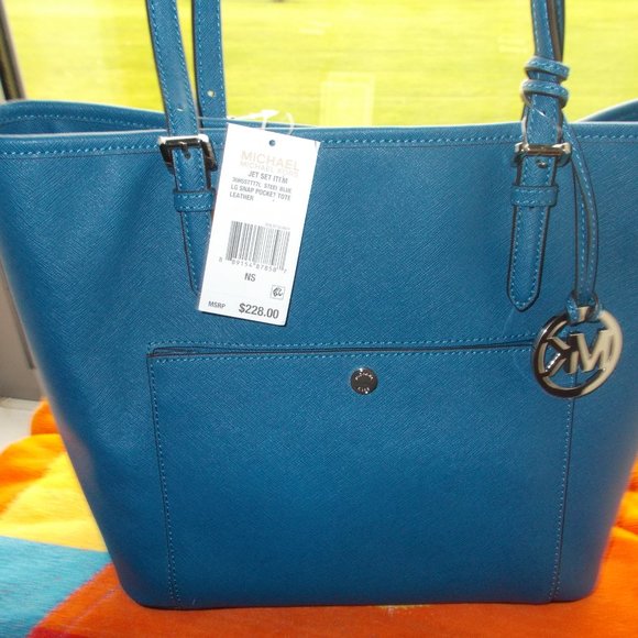 Michael Kors New Blue Saffiano Leather handbag - Picture 5 of 13